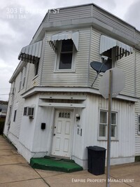 Building Photo - 303 E Bertsch St