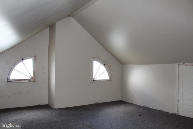 Building Photo - 23 W 2nd St