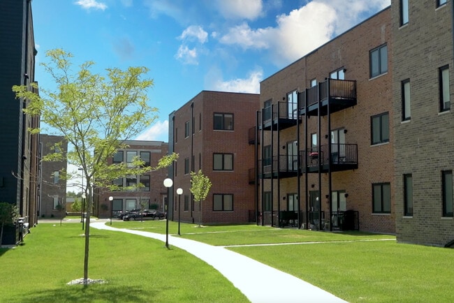 Building Photo - 2146 N Nashville Ave