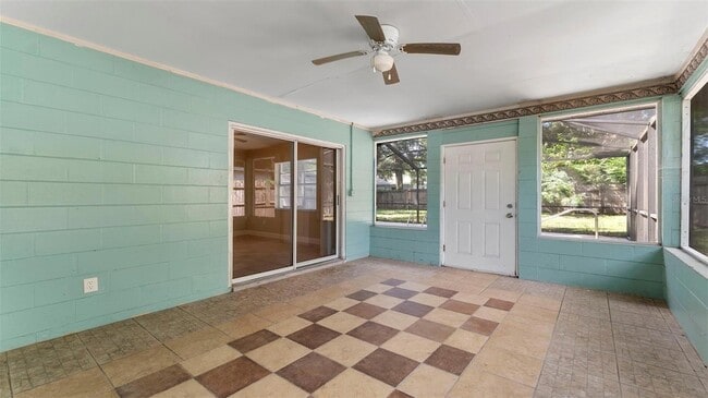 Building Photo - 309 W South Ave