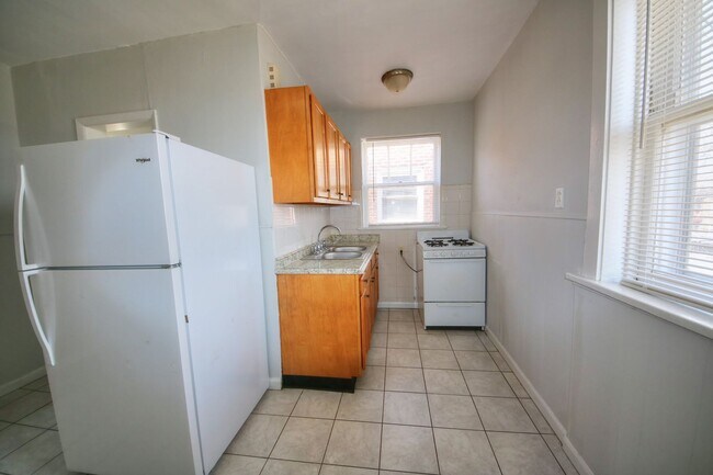 Building Photo - 4925-4927 Eichelberger St.