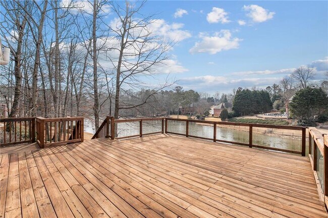 Building Photo - 870 Longstone Landing