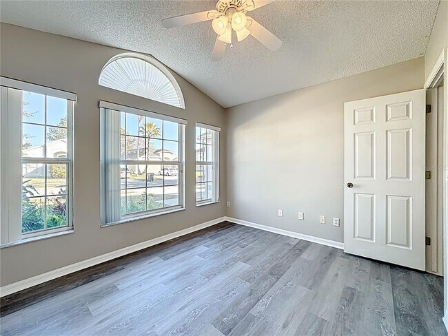 Building Photo - 13642 Emeraldview Dr