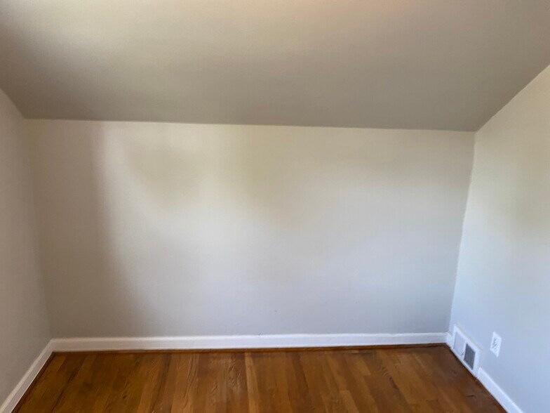 Bedroom - 1424 Sophia Ave