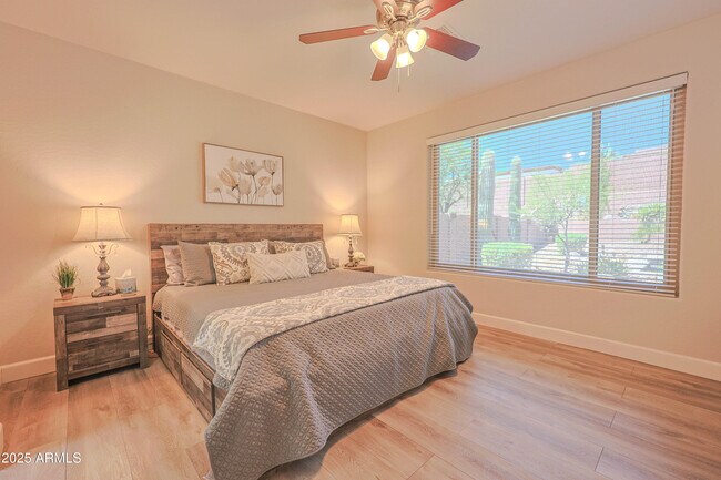 Building Photo - 2462 W Turtle Hill Dr