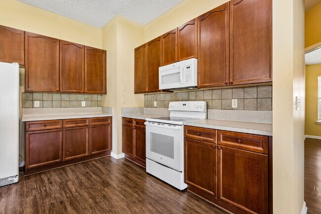 Building Photo - Single-Story OakLeaf Plantation Home Near Shopping, Schools and Recreation