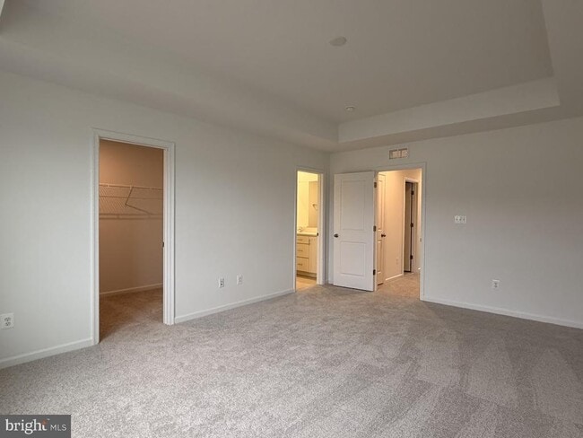 Building Photo - 453 Husky Trl