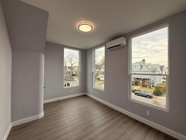 Building Photo - 222 Primrose Ave