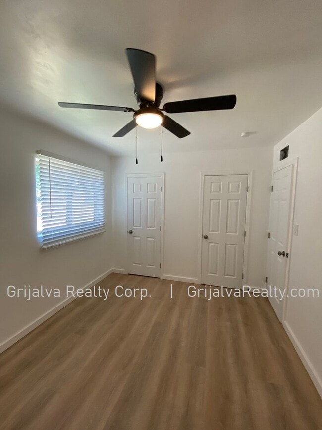 Building Photo - 4541 E 18th St