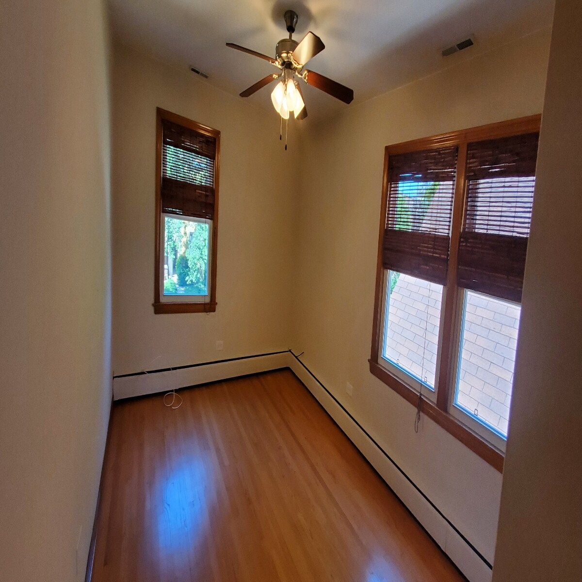 Building Photo - 5361 N Linder Ave