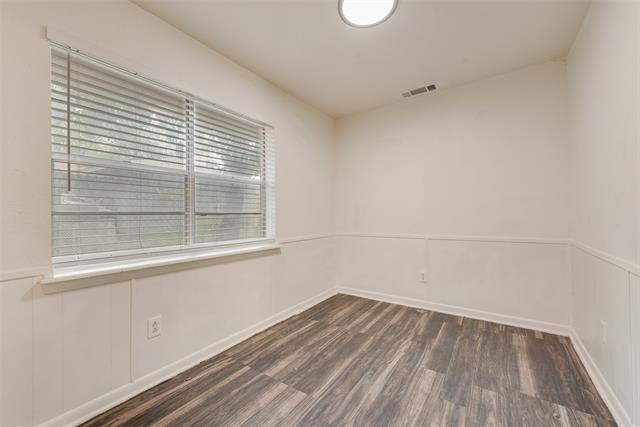 Building Photo - 2529 Belhaven Dr
