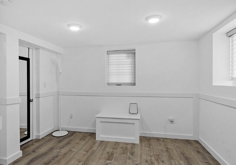 Building Photo - 19 Conwell St