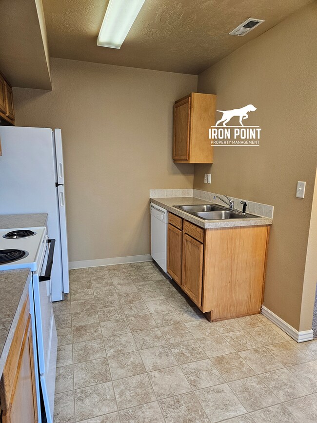 Building Photo - ELD4017