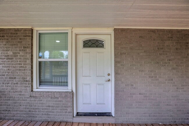 Building Photo - 1745 Sullivant Ave