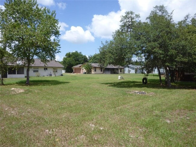 Building Photo - 2370 Pine St