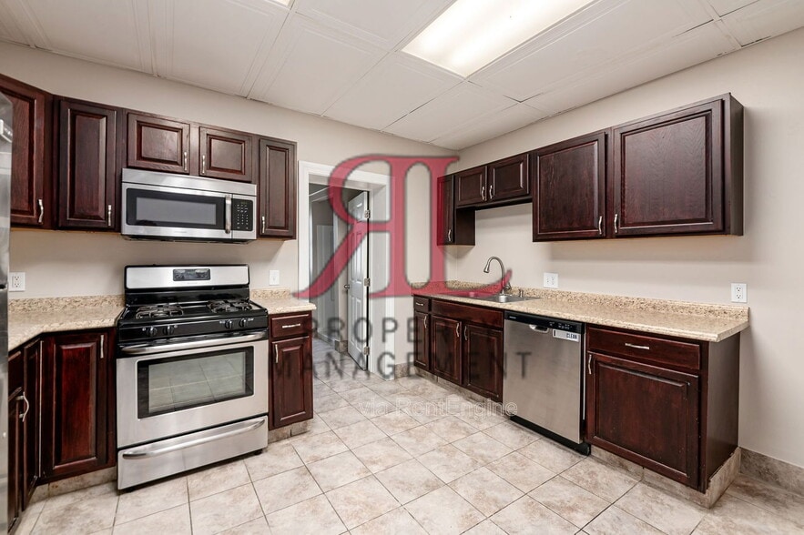 Building Photo - 282 S Ohio Ave