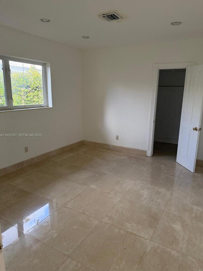 Building Photo - 2015 Arch Creek Dr