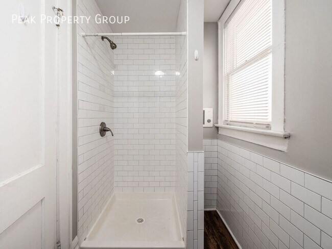 Building Photo - 26 E 2nd Ave