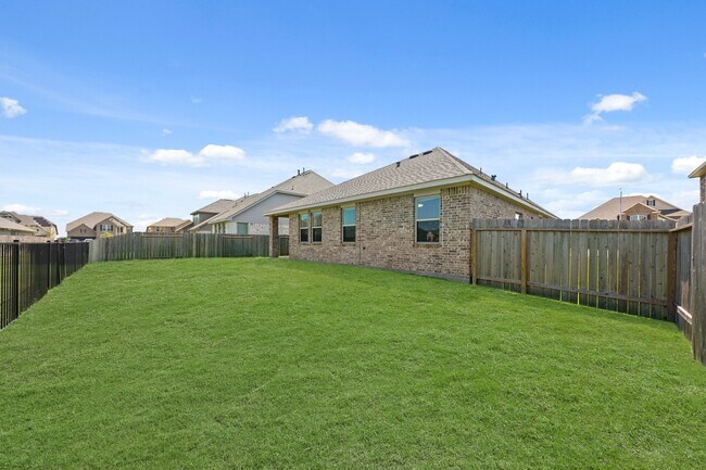 Building Photo - 6010 Kolle Dr