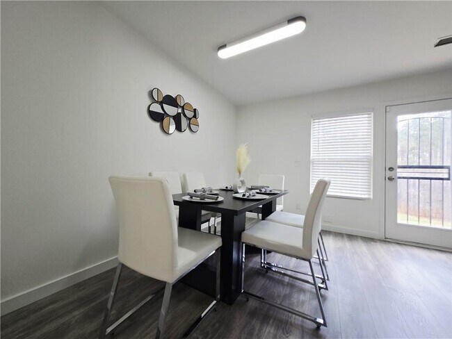 Building Photo - 2529 Piering Dr