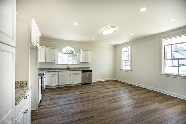 Building Photo - 507 Cherry Ave