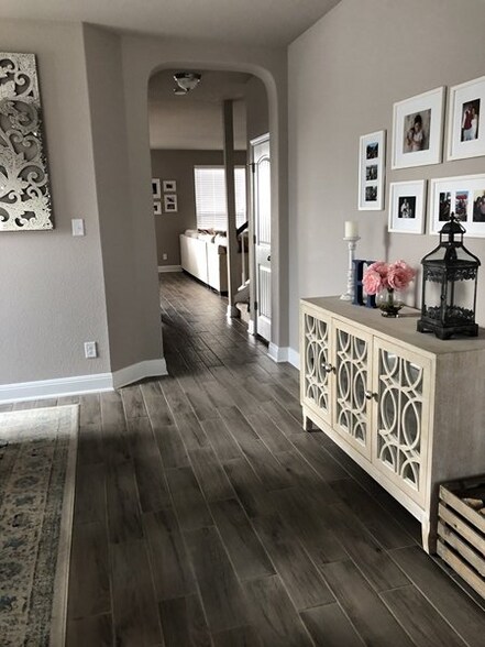 Building Photo - 5703 Freeport Leaf