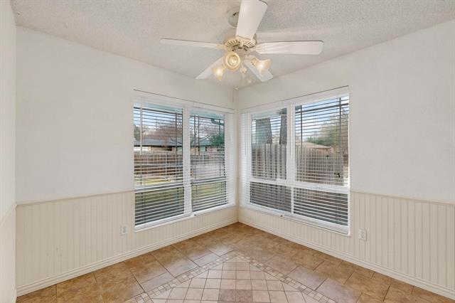 Building Photo - 2800 Hedgeway Dr