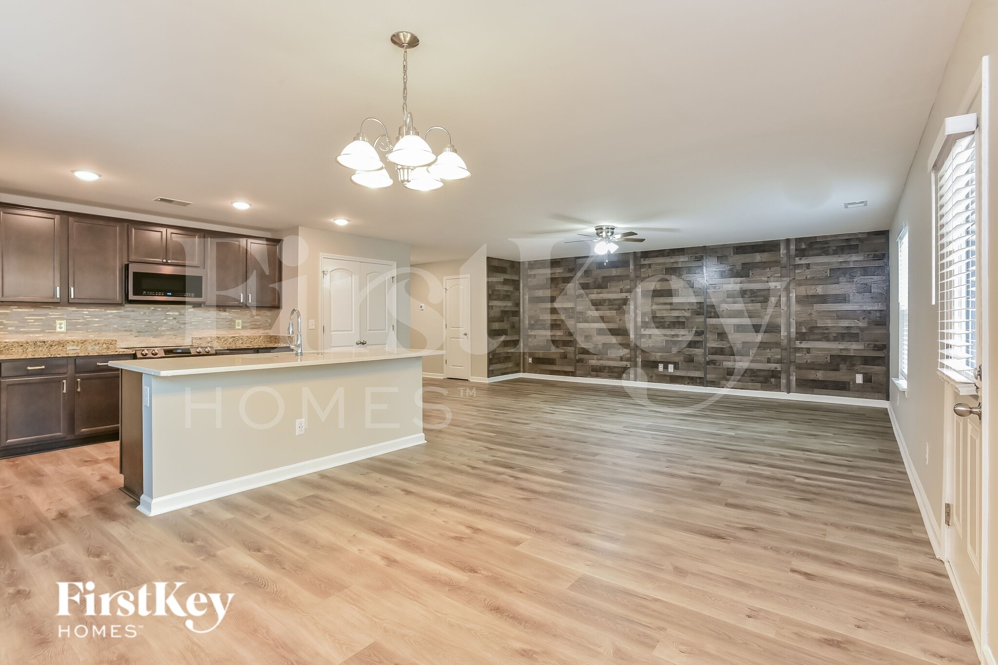 Building Photo - 304 Sportsman Dr