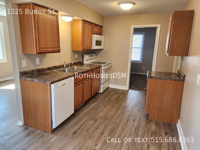 Building Photo - 1325 Bundy St