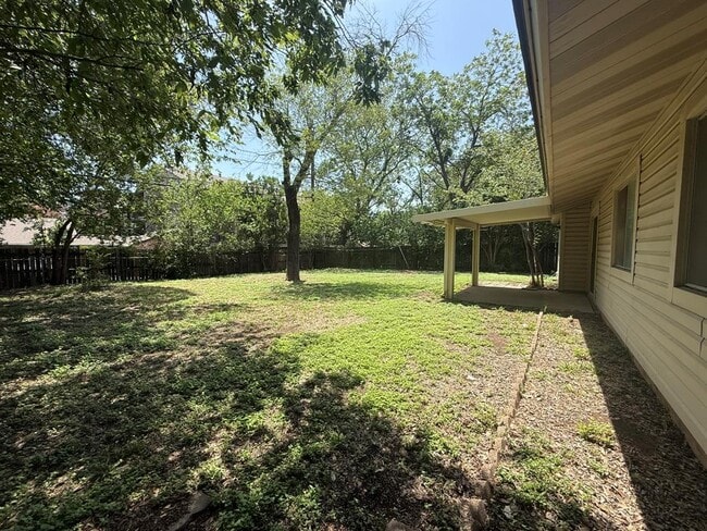 Building Photo - 2805 Ashdale Dr