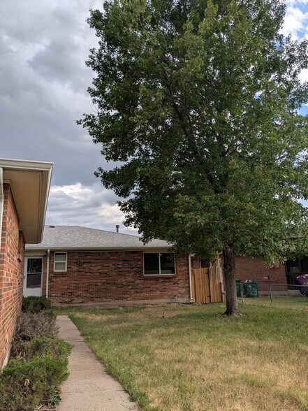 Building Photo - 14250 E 22nd Pl