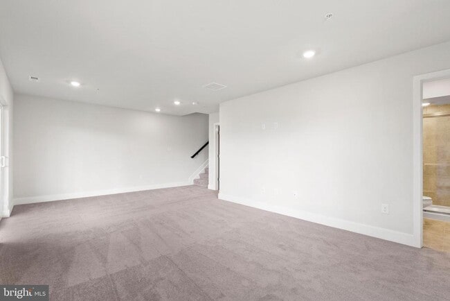 Building Photo - 1723 Water Xing Rd