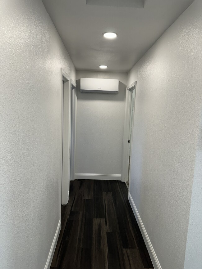 Building Photo - 347 Anthony Ave