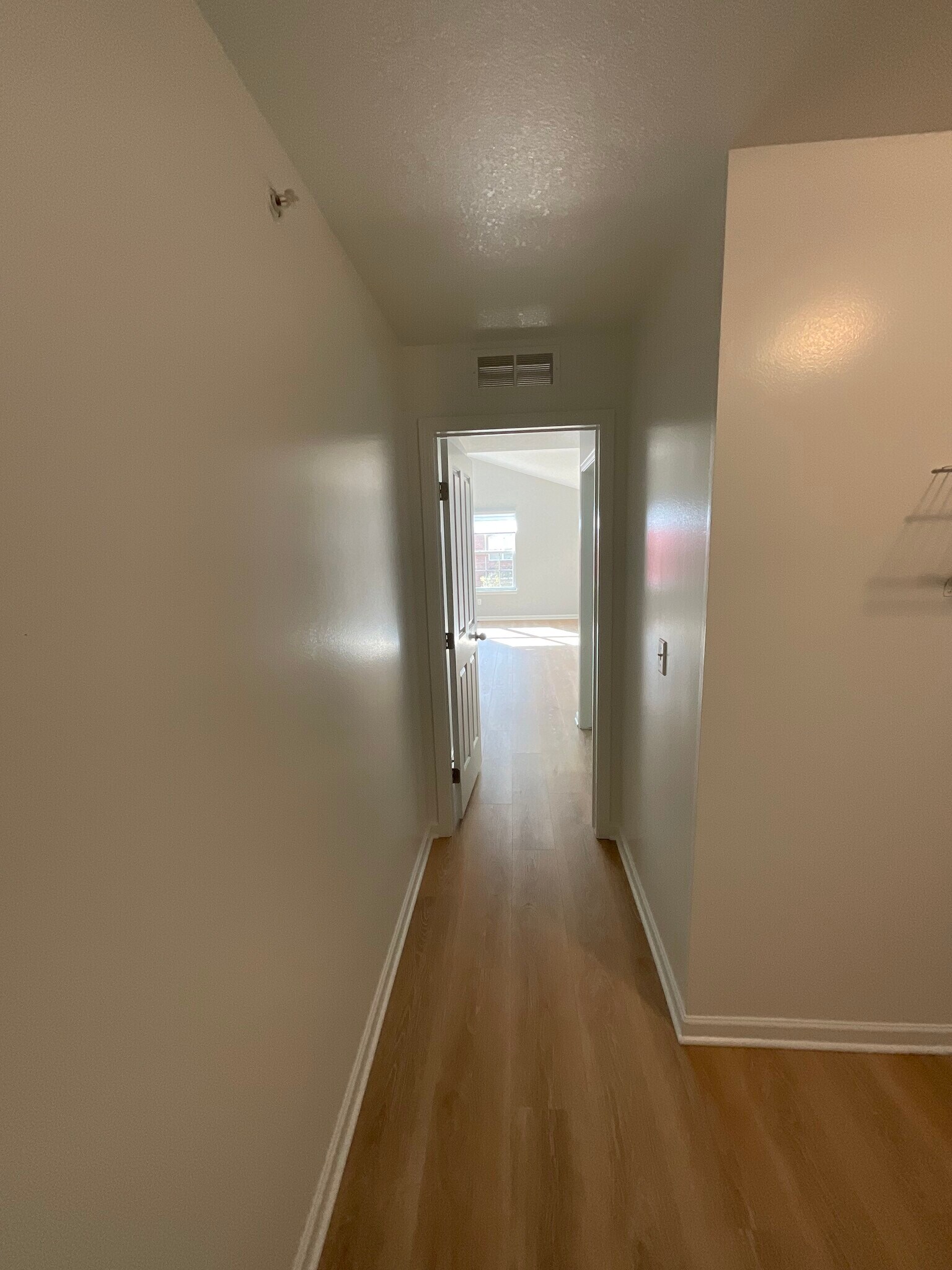 Building Photo - 28957 Cullen Dr
