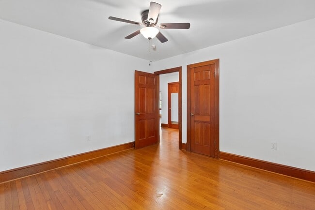 Building Photo - Brick 2-Bedroom Home Close to Farmville an...