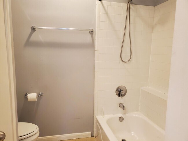 Building Photo - 2209 Hancock Dr