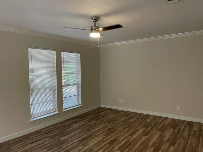 Building Photo - 10622 Golden Quail Dr
