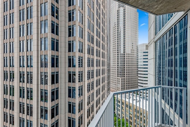 Building Photo - Uptown Condo with AMAZING VIEW!