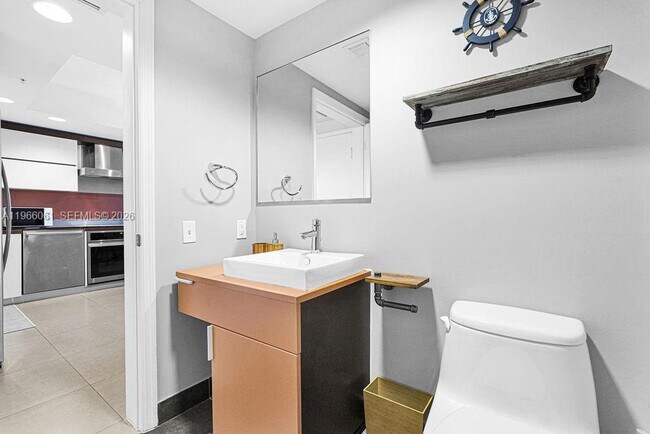 Building Photo - 2155 Washington Ct