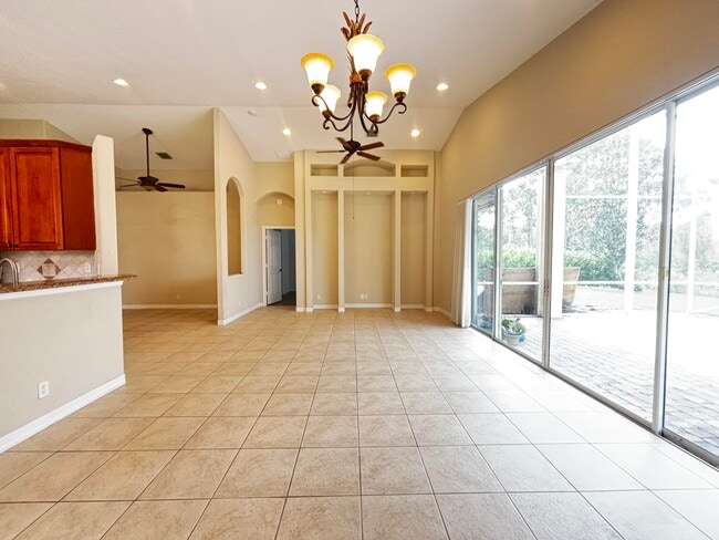 Building Photo - 2679 SE Castle Pine Pl