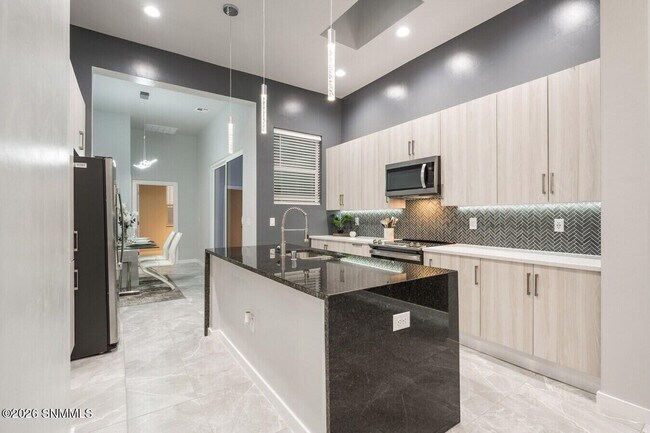 Building Photo - 4358 Capistrano Ave