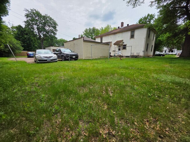 Building Photo - 620-622 Ripley Ave