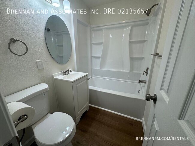 Building Photo - 330 Lento Ln
