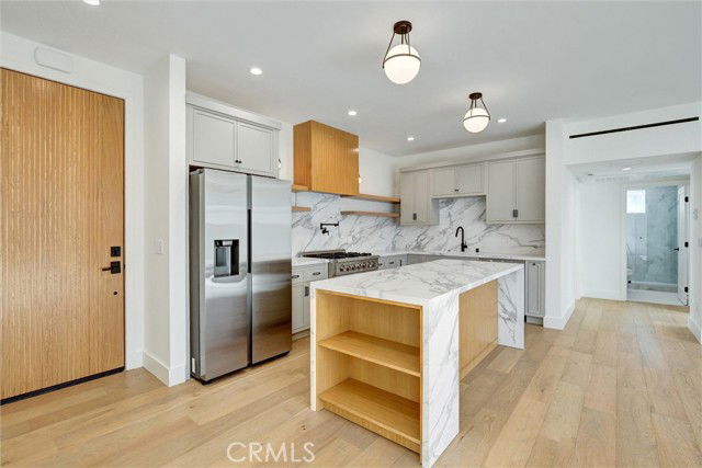 Building Photo - 1688 N Sierra Bonita Ave