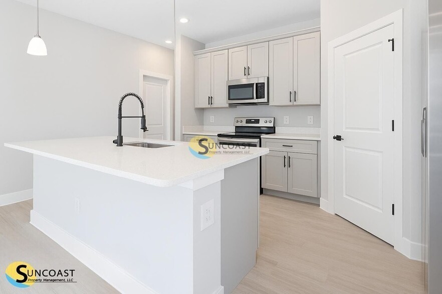 Building Photo - 16837 SW 47th Court Rd