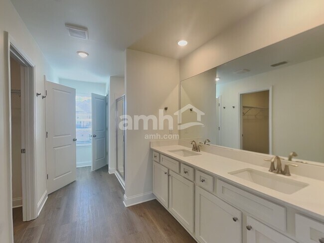 Building Photo - 3524 Shane Hill Rd SW