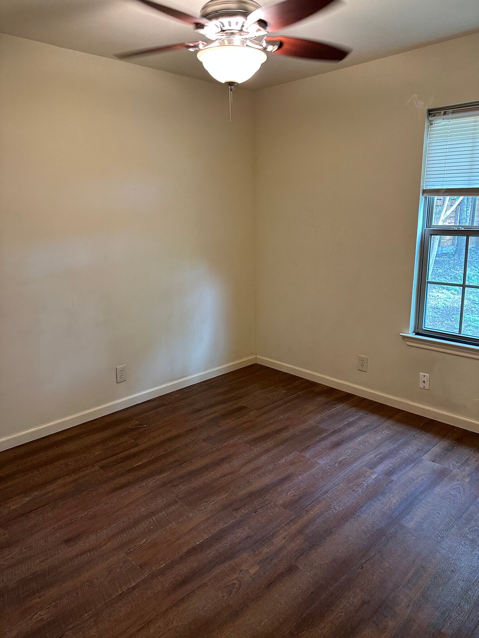 Building Photo - 2602 Oaklawn Ave