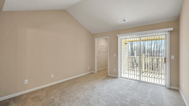 Building Photo - 5593 Stoney Pl N