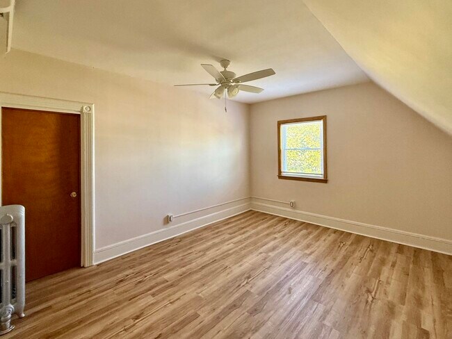 Building Photo - 347 Avenue C