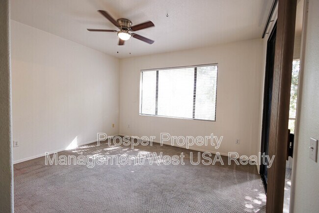 Building Photo - 15252 N 100th St